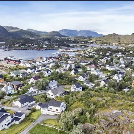 Your Place To In Lofoten At Our Family House! ホームステイ *