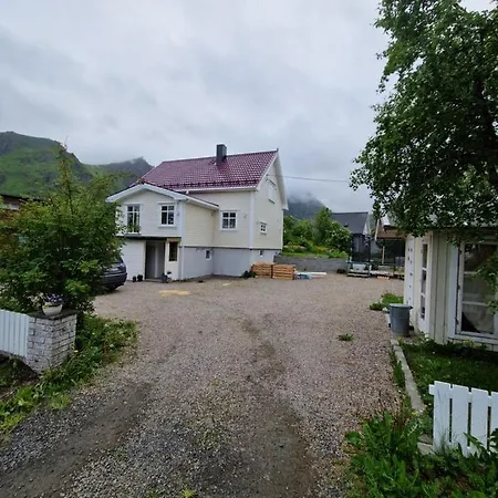 홈스테이 Your Place To In Lofoten At Our Family House! 발스타드