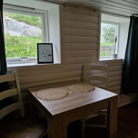 Your Place To In Lofoten At Our Family House! ホームステイ バルスタ