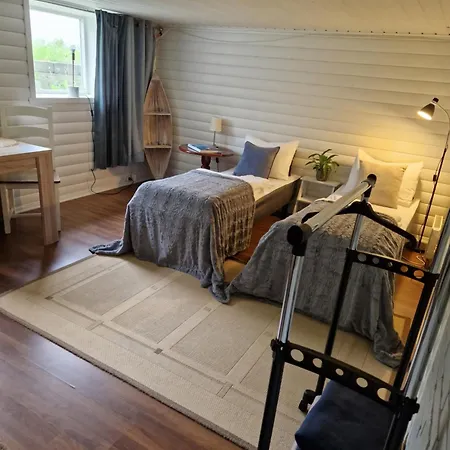 Your Place To In Lofoten At Our Family House! Pansiyon