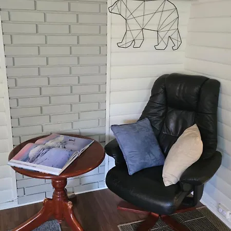Your Place To In Lofoten At Our Family House! Quarto em Acomodações Particulares *